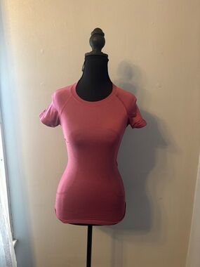 Lululemon swiftly tech 2.0 short sleeve shirt athletic running size 0
